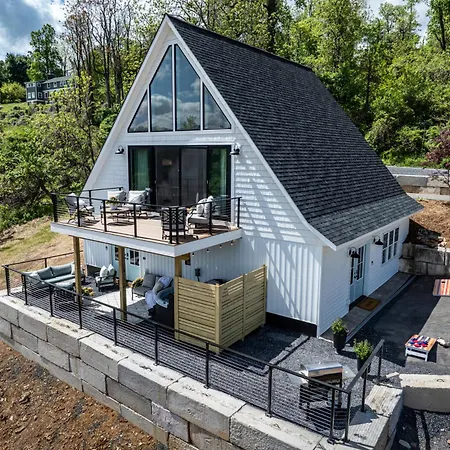Luxury A-Frame W Views, Hot Tub & Media Room